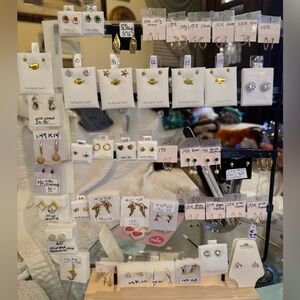14k and 10k yellow and white real Gold stamped and tested. Most priced lmk